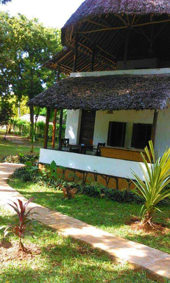 Diani Banda Cottages Диани-Бич Экстерьер фото