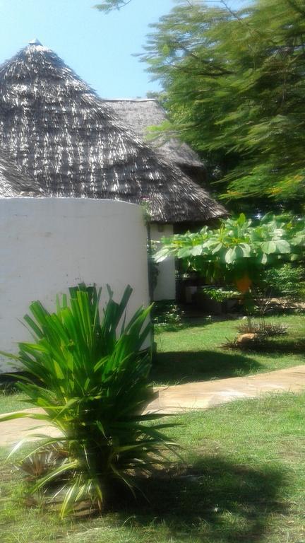 Diani Banda Cottages Диани-Бич Экстерьер фото