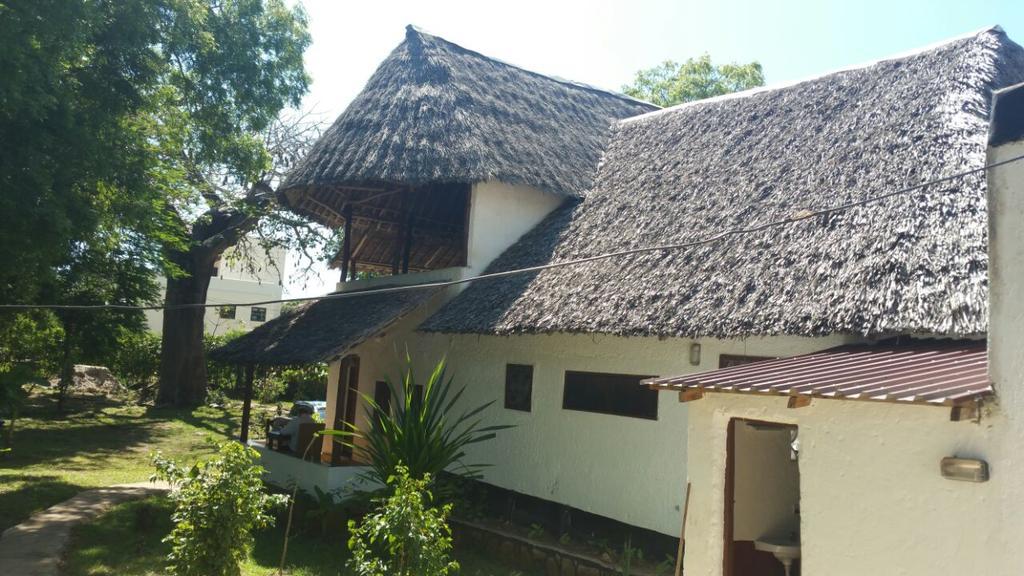 Diani Banda Cottages Диани-Бич Экстерьер фото