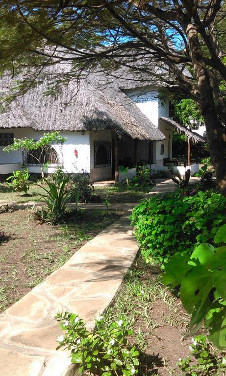 Diani Banda Cottages Диани-Бич Экстерьер фото